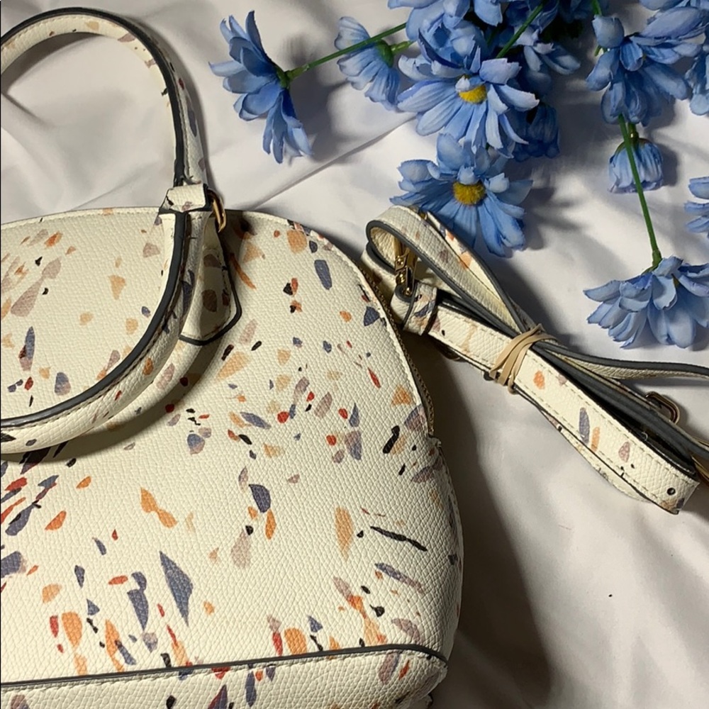Handbag - Picture 2 of 3